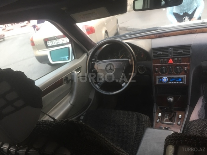 Mercedes C 230 1999, 266,400 km - 2.3 л - Bakı