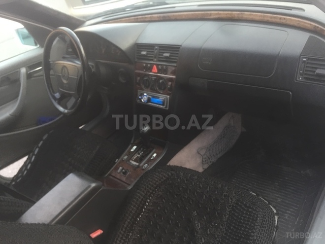 Mercedes C 230 1999, 266,400 km - 2.3 л - Bakı