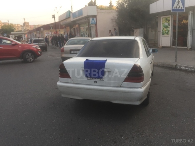 Mercedes C 230 1999, 266,400 km - 2.3 л - Bakı