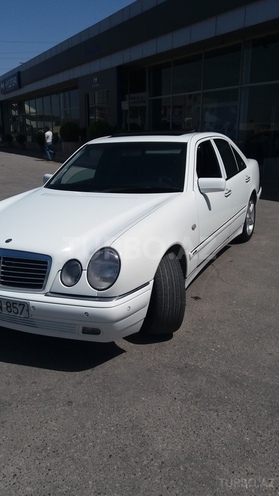 Mercedes E 240 1998, 235,000 km - 2.4 l - Bakı