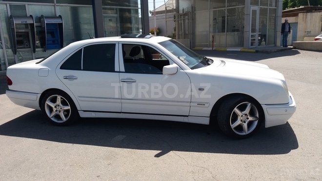 Mercedes E 240 1998, 235,000 km - 2.4 l - Bakı