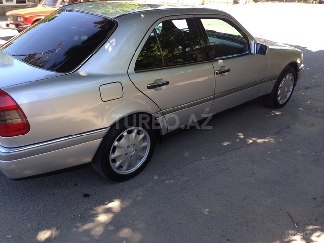 Mercedes C 220 1996, 230,000 km - 2.2 л - Gəncə