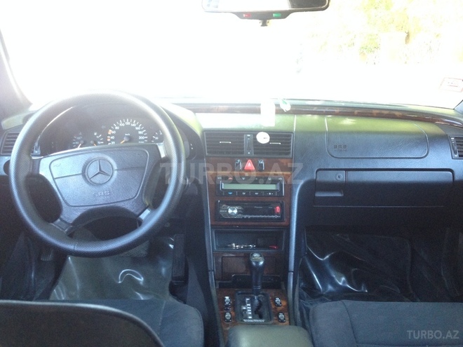 Mercedes C 220 1996, 230,000 km - 2.2 л - Gəncə