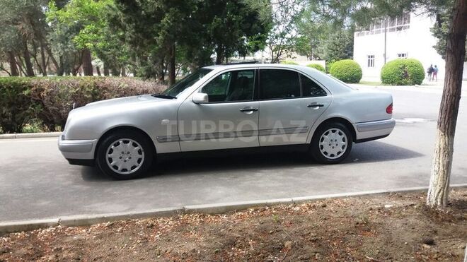 Mercedes E 240 1998, 185,600 km - 2.4 l - Sumqayıt