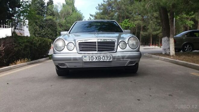 Mercedes E 240 1998, 185,600 km - 2.4 l - Sumqayıt