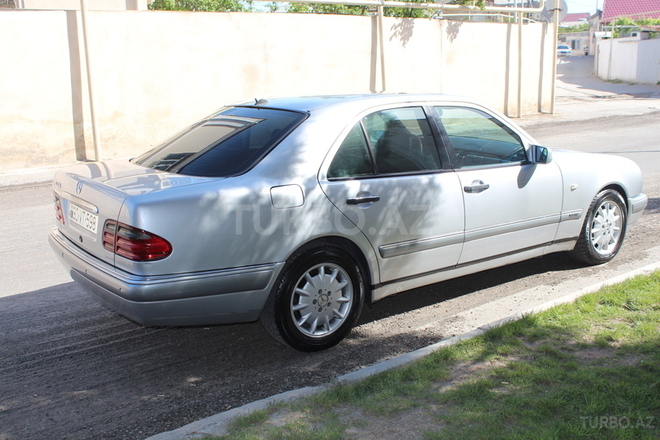 Mercedes E 320 1998, 390,000 km - 3.2 l - Bakı