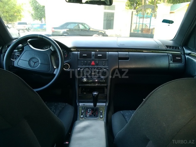 Mercedes E 240 1998, 241,915 km - 2.4 l - Şəki