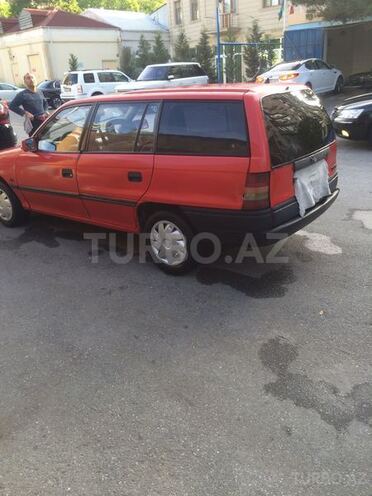Opel Astra 1994, 200,000 km - 1.8 l - Bakı