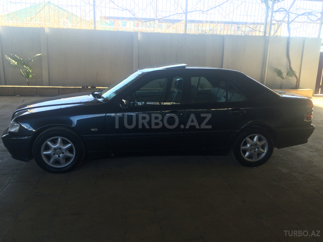 Mercedes C 200 1999, 122,285 km - 2.0 l - Bakı