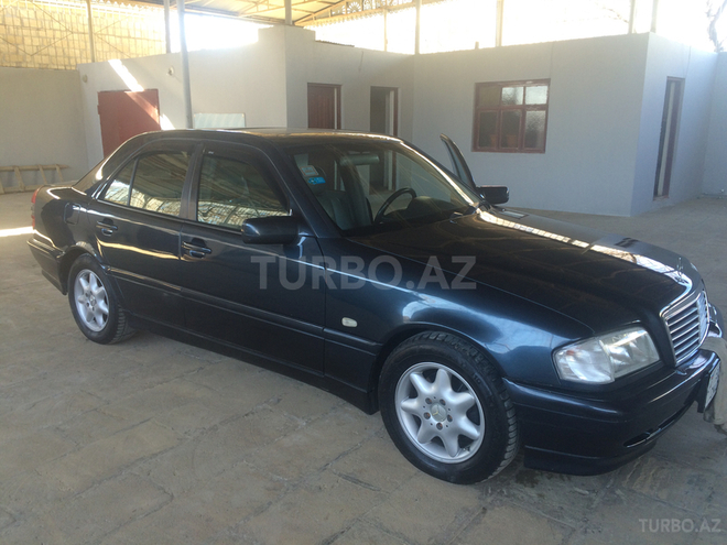 Mercedes C 200 1999, 122,285 km - 2.0 l - Bakı
