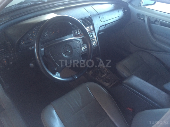 Mercedes C 200 1999, 122,285 km - 2.0 l - Bakı