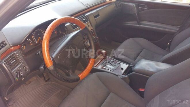 Mercedes E 280 1996, 321,000 km - 2.8 л - Bakı