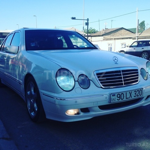 Mercedes E 320 2001, 200,000 km - 3.2 l - Bakı
