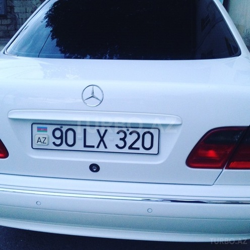 Mercedes E 320 2001, 200,000 km - 3.2 l - Bakı