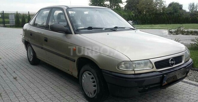 Opel Astra 1994, 25,000 km - 1.6 l - Qusar