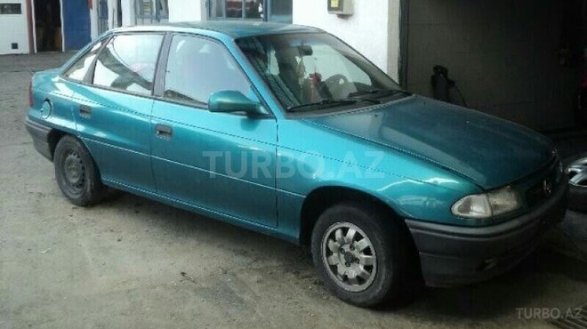Opel Astra 1994, 30,000 km - 1.6 l - Quba