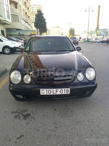Mercedes E 220 2000, 289,000 km - 2.2 л - Bakı