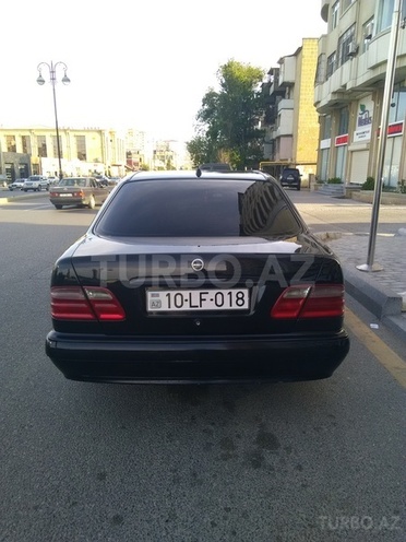 Mercedes E 220 2000, 289,000 km - 2.2 л - Bakı
