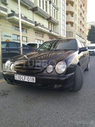 Mercedes E 220 2000, 289,000 km - 2.2 л - Bakı