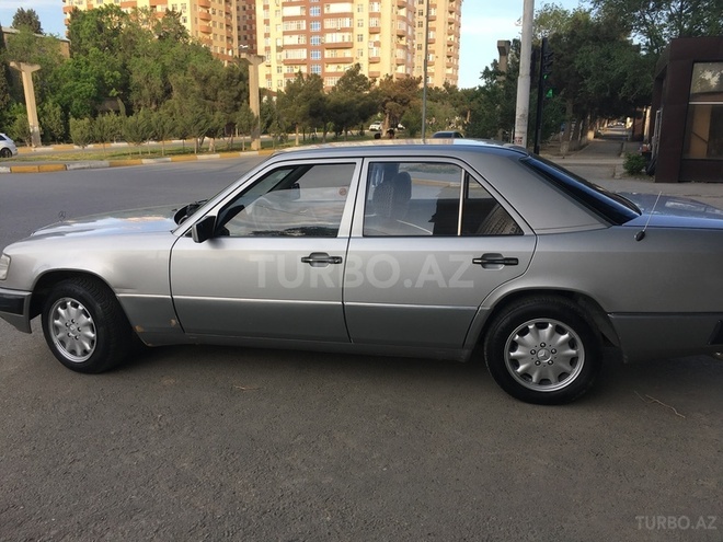 Mercedes E 200 1992, 243,000 km - 2.0 л - Sumqayıt