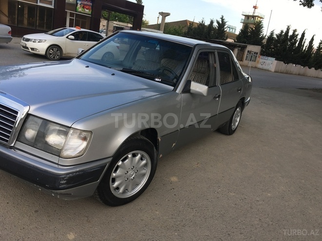 Mercedes E 200 1992, 243,000 km - 2.0 л - Sumqayıt