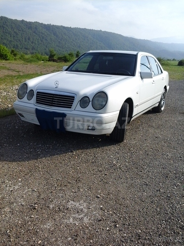 Mercedes E 240 1998, 353,000 km - 2.4 l - Quba