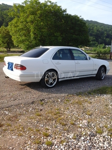 Mercedes E 240 1998, 353,000 km - 2.4 l - Quba