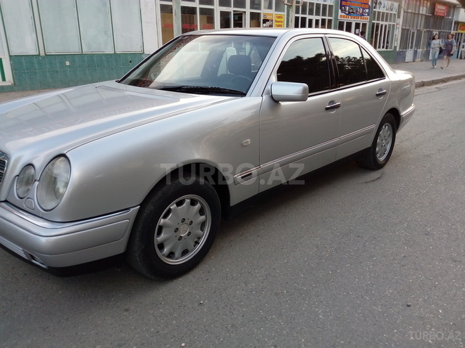 Mercedes E 240 1998, 189,000 km - 2.4 l - Xırdalan