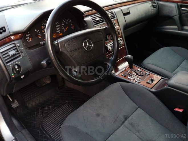 Mercedes E 240 1998, 189,000 km - 2.4 l - Xırdalan