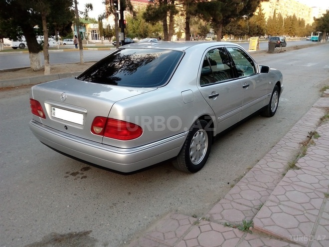 Mercedes E 240 1998, 189,000 km - 2.4 l - Xırdalan