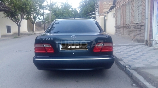 Mercedes E 240 1999, 150,000 km - 2.4 l - Gəncə