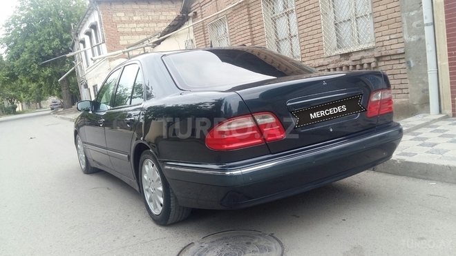 Mercedes E 240 1999, 150,000 km - 2.4 l - Gəncə