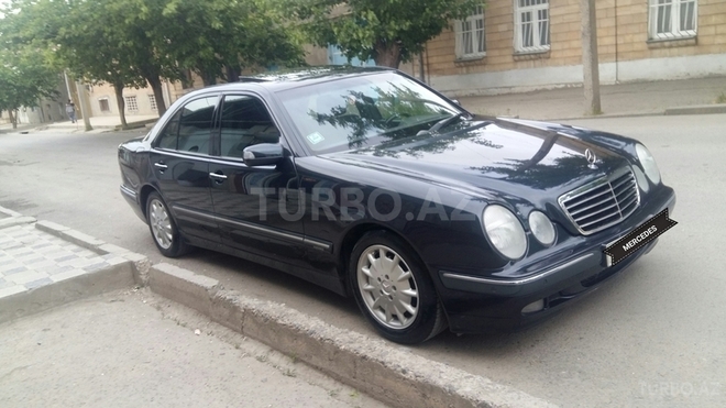 Mercedes E 240 1999, 150,000 km - 2.4 l - Gəncə