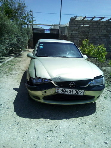 Opel Vectra 1996, 250,000 km - 2.0 l - Bakı