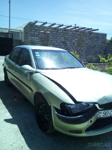 Opel Vectra 1996, 250,000 km - 2.0 l - Bakı