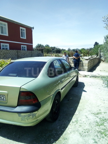 Opel Vectra 1996, 250,000 km - 2.0 l - Bakı