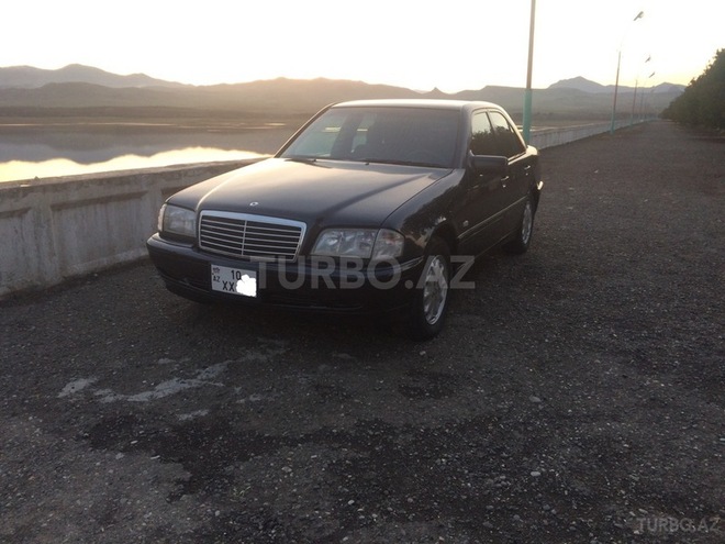 Mercedes C 200 1997, 300,000 km - 2.0 l - Qazax