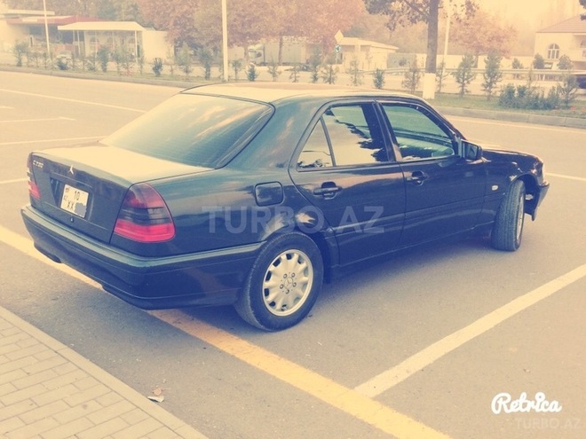 Mercedes C 200 1997, 300,000 km - 2.0 l - Qazax