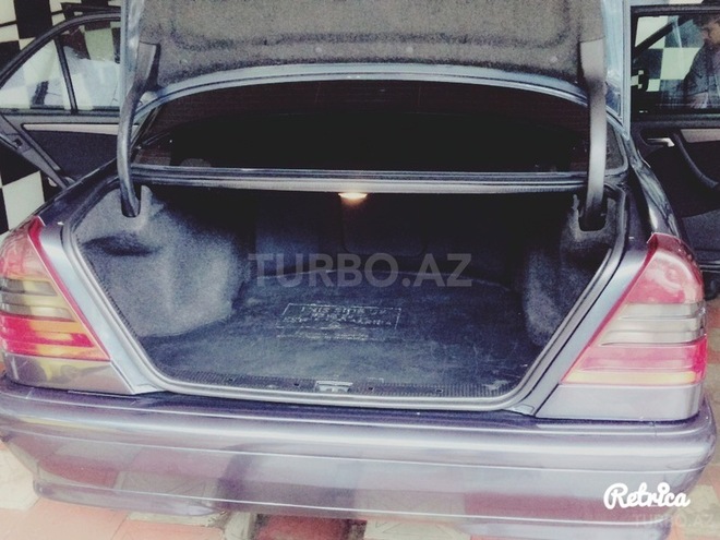 Mercedes C 200 1997, 300,000 km - 2.0 l - Qazax