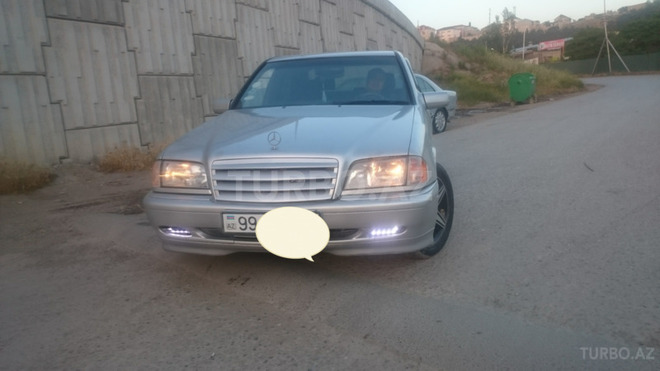 Mercedes C 220 2000, 320,000 km - 2.2 l - Bakı