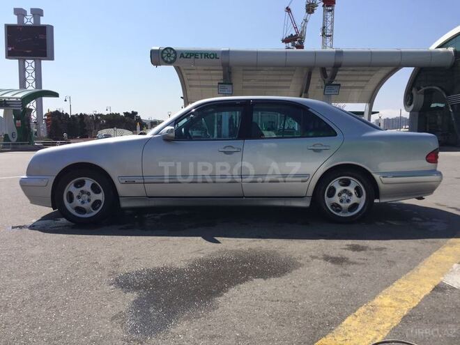 Mercedes E 240 2000, 285,000 km - 2.4 l - Bakı