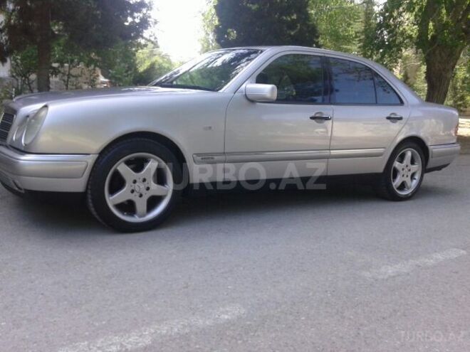 Mercedes E 240 1998, 327,000 km - 2.4 l - Sumqayıt