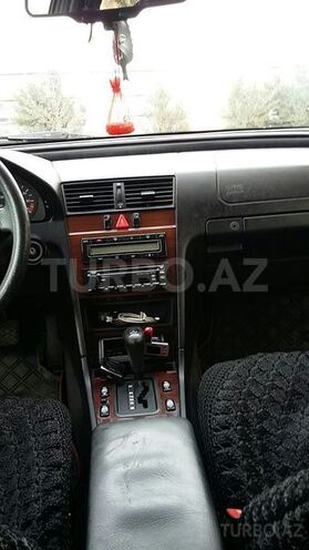 Mercedes C 200 1995, 270,000 km - 2.0 l - Bakı