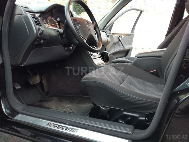 Mercedes E 240 2001, 267,000 km - 2.6 l - Bakı