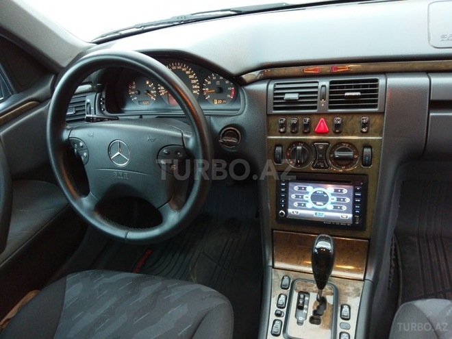 Mercedes E 240 2001, 267,000 km - 2.6 l - Bakı