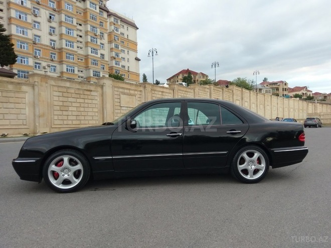 Mercedes E 240 2001, 267,000 km - 2.6 l - Bakı