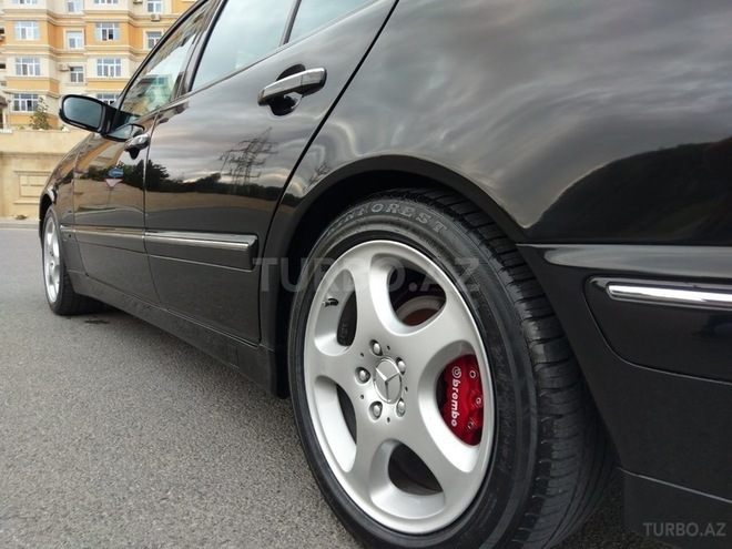Mercedes E 240 2001, 267,000 km - 2.6 l - Bakı