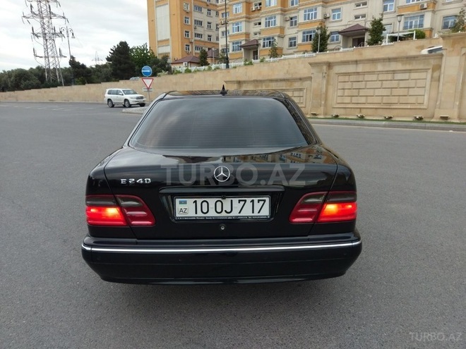 Mercedes E 240 2001, 267,000 km - 2.6 l - Bakı
