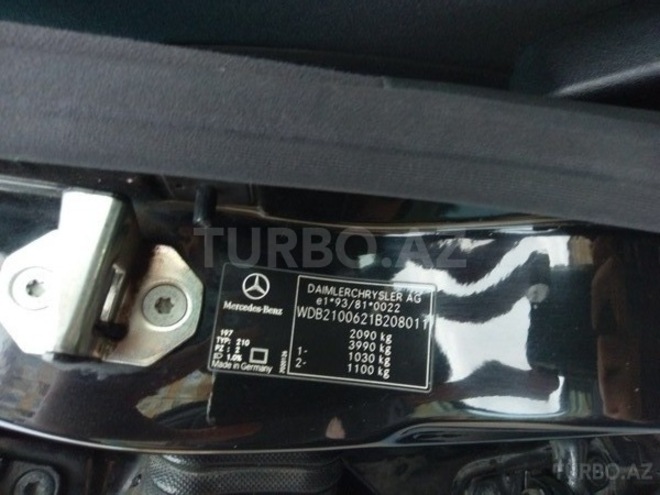 Mercedes E 240 2001, 267,000 km - 2.6 l - Bakı