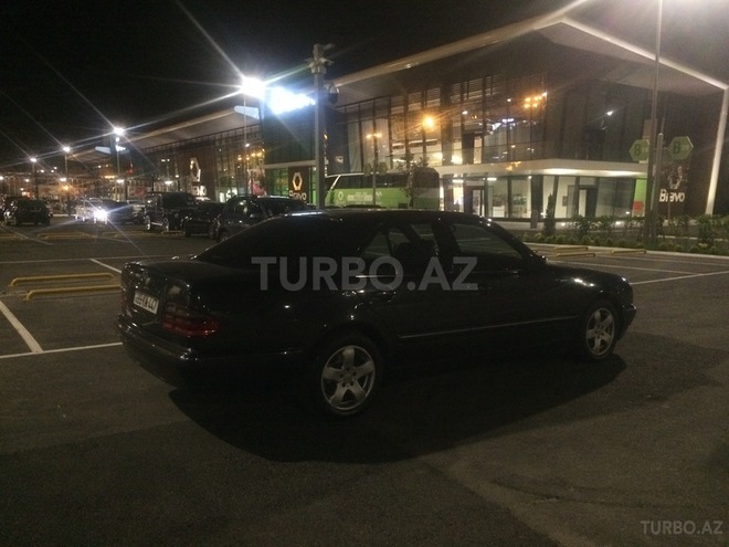 Mercedes E 270 2001, 340,000 km - 2.7 л - Bakı